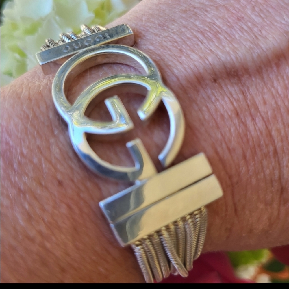 SALE!!! GUCCI DOUBLE GG BRACELET! π€© 6.7 inches - Picture 2 of 15